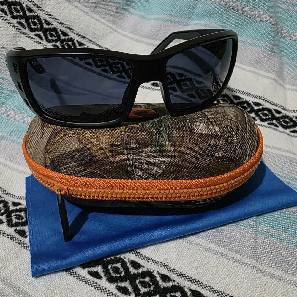 Costa PERMIT Black Matte 580p Gray Lenses